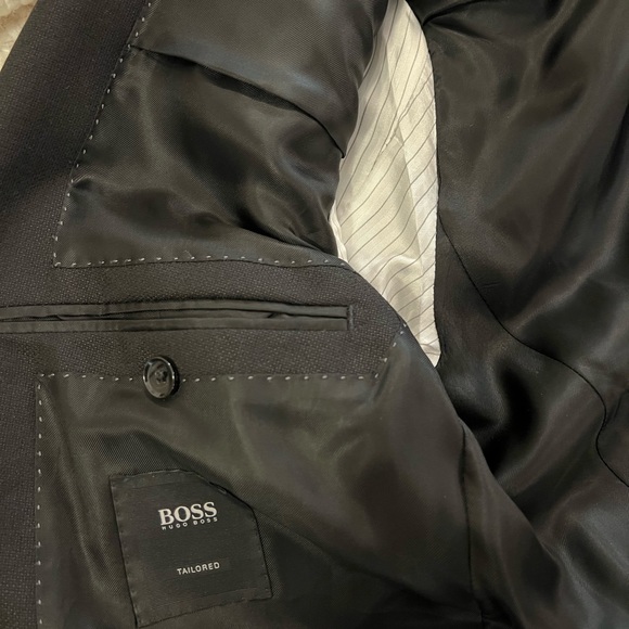Hugo Boss suit jacket - Picture 4 of 5